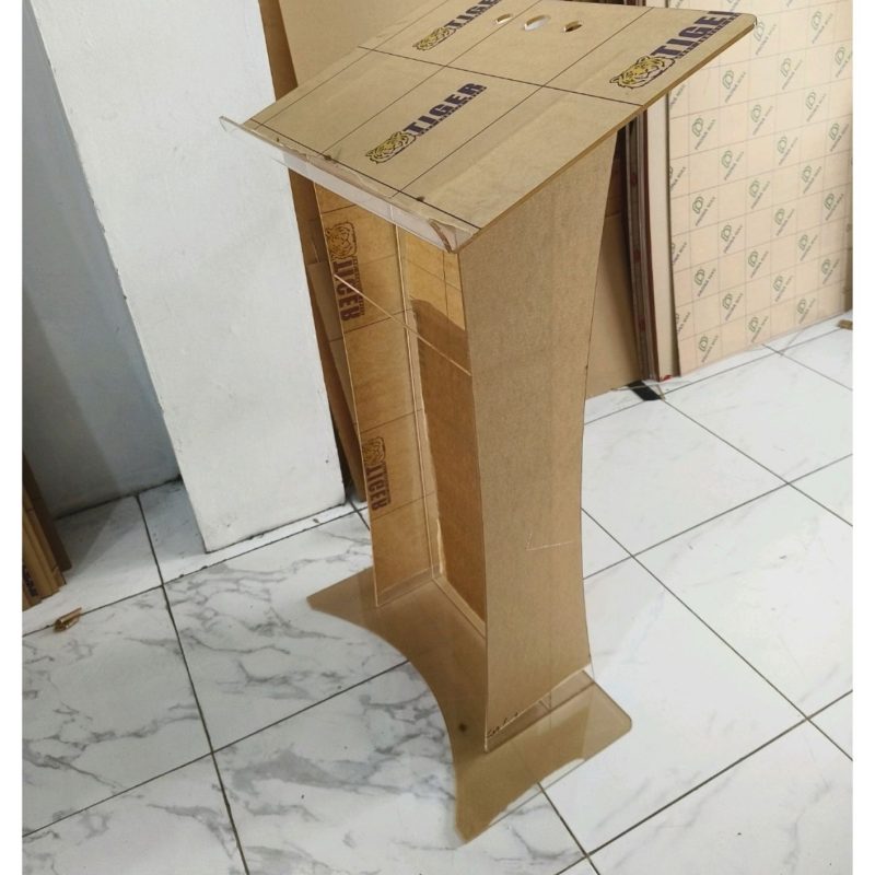 Stand Display Akrilik