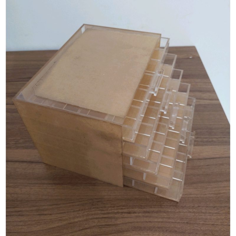 Rak Display Bertingkat
